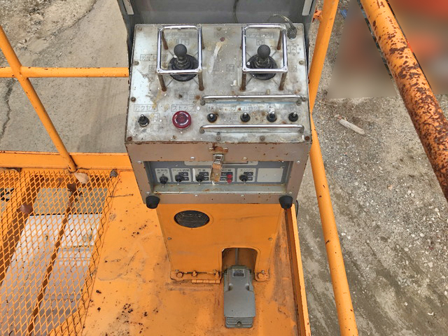 いすゞエルフ高所作業車小型（2t・3t）[写真10]