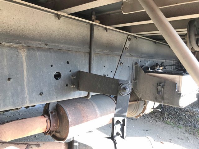 いすゞフォワードアルミウイング中型（4t）[写真10]