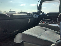 いすゞフォワードアルミウイング中型（4t）[写真14]