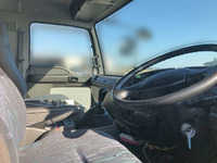 いすゞフォワードアルミウイング中型（4t）[写真16]