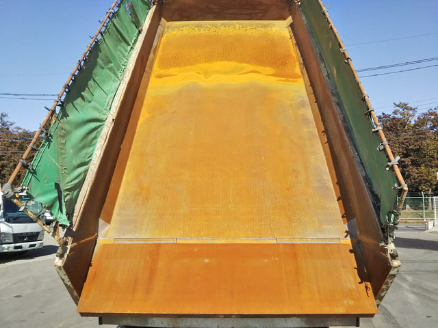 いすゞギガダンプ大型（10t）[写真13]