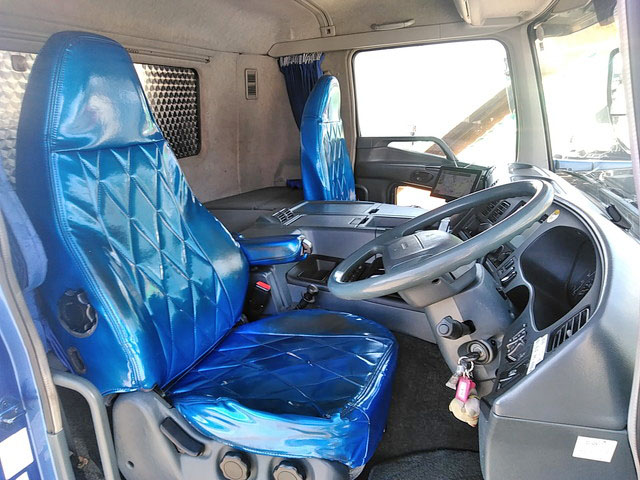 三菱ふそうスーパーグレートセルフクレーン3段大型（10t）[写真32]