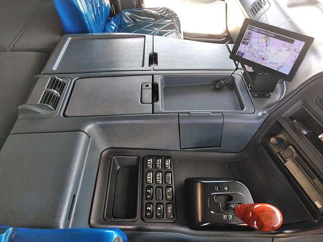 三菱ふそうスーパーグレートセルフクレーン3段大型（10t）[写真36]