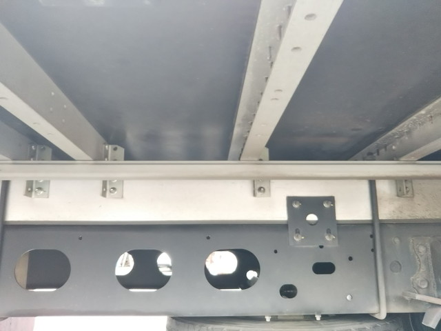 いすゞフォワードアルミウイング中型（4t）[写真23]