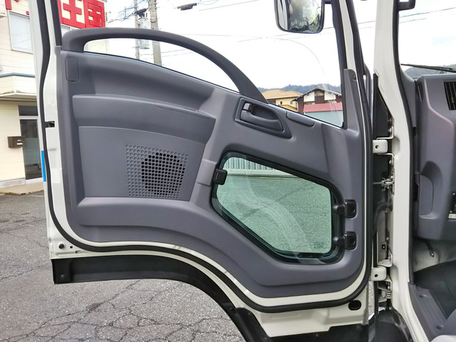 いすゞフォワードアルミウイング中型（4t）[写真26]