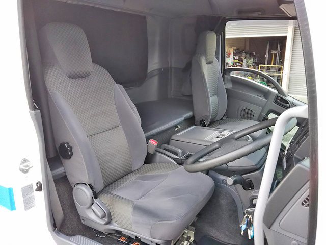 いすゞフォワードアルミウイング中型（4t）[写真28]