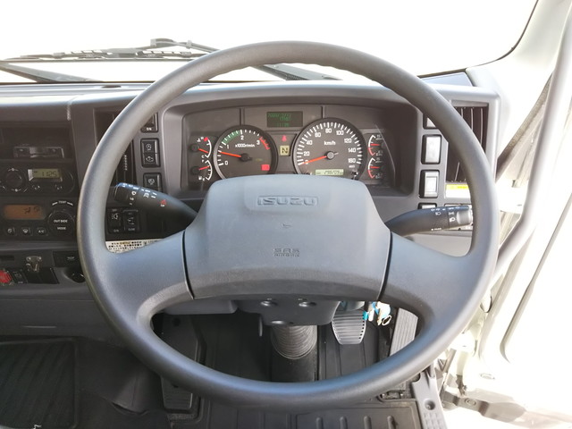 いすゞフォワードアルミウイング中型（4t）[写真33]