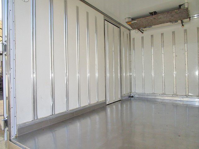 三菱ふそうキャンター冷凍車（冷蔵車）小型（2t・3t）[写真10]