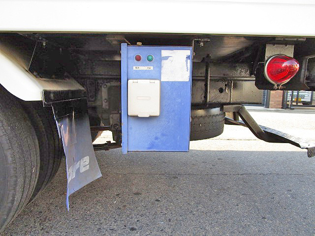 三菱ふそうキャンター冷凍車（冷蔵車）小型（2t・3t）[写真18]