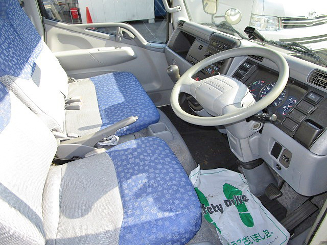 三菱ふそうキャンター冷凍車（冷蔵車）小型（2t・3t）[写真27]