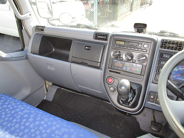 三菱ふそうキャンター冷凍車（冷蔵車）小型（2t・3t）[写真34]