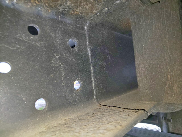 三菱ふそうファイター幌ウイング中型（4t）[写真13]