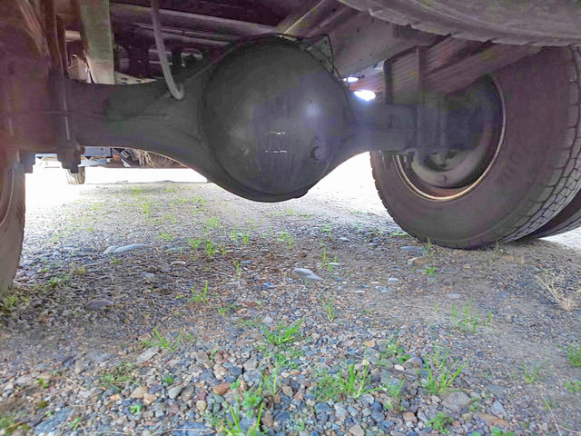 三菱ふそうファイター幌ウイング中型（4t）[写真14]