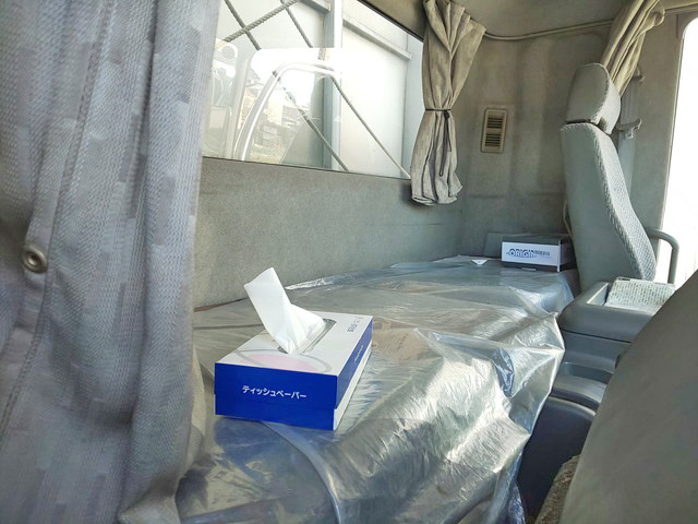 三菱ふそうファイター幌ウイング中型（4t）[写真21]