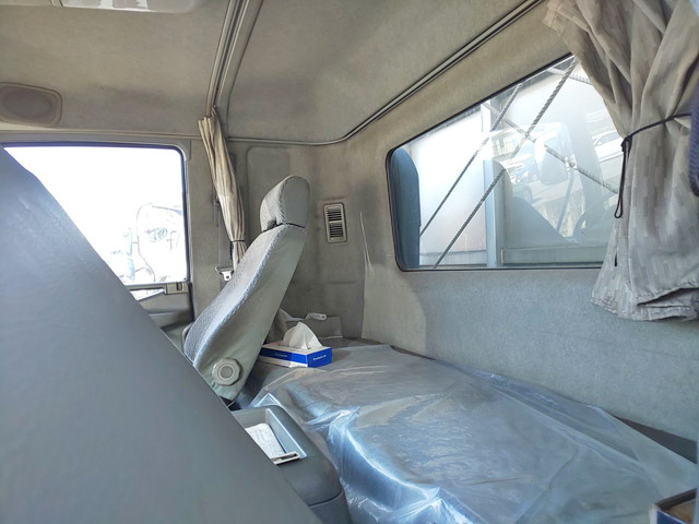 三菱ふそうファイター幌ウイング中型（4t）[写真22]