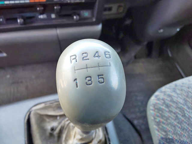 三菱ふそうファイター幌ウイング中型（4t）[写真27]