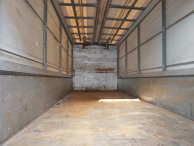 三菱ふそうファイター幌ウイング中型（4t）[写真05]