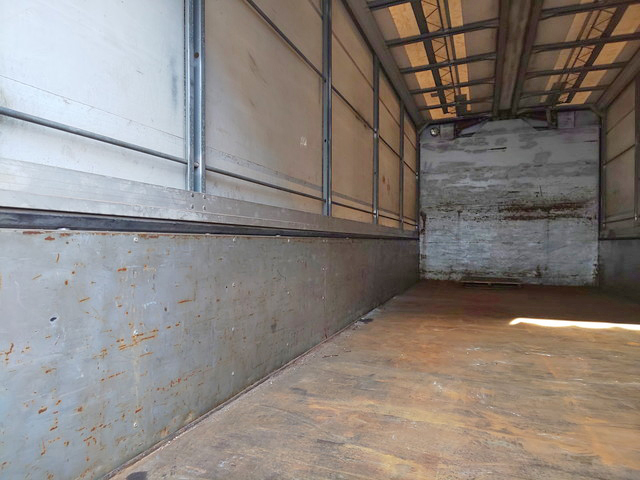 三菱ふそうファイター幌ウイング中型（4t）[写真06]