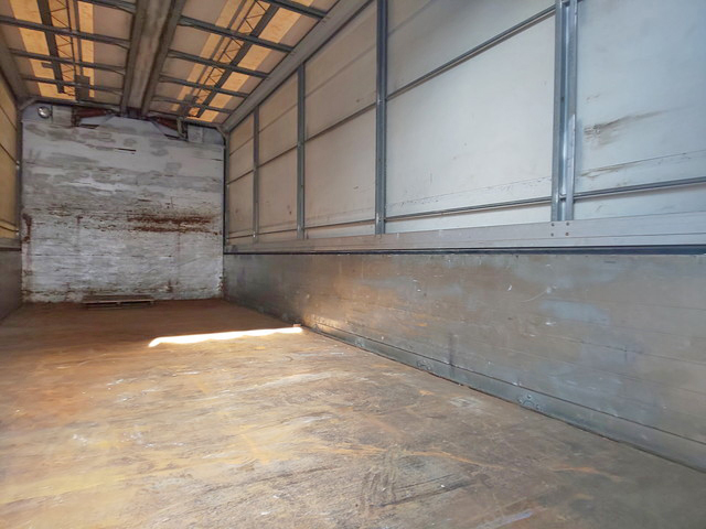 三菱ふそうファイター幌ウイング中型（4t）[写真07]