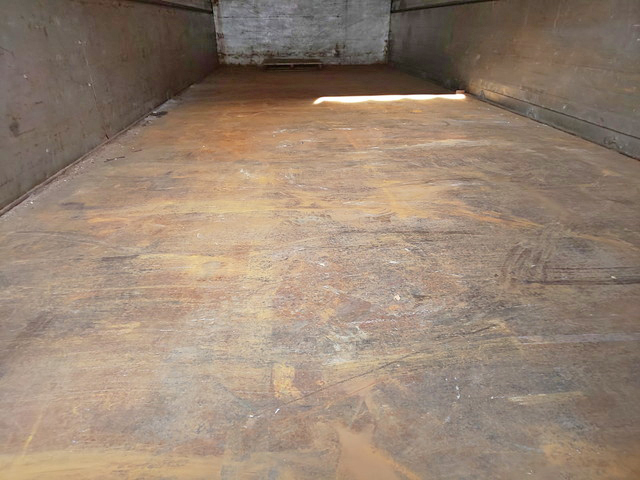 三菱ふそうファイター幌ウイング中型（4t）[写真09]