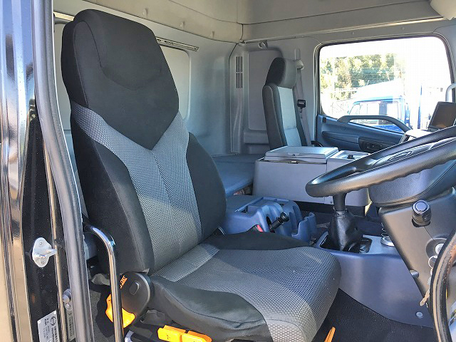 日野プロフィアアルミウイング大型（10t）[写真29]