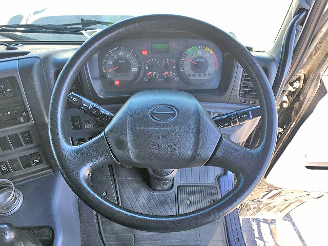 日野プロフィアアルミウイング大型（10t）[写真33]