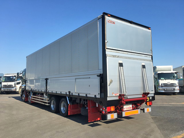 日野プロフィア冷蔵冷凍ウイング大型（10t）[写真03]