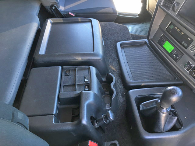 日野プロフィア冷蔵冷凍ウイング大型（10t）[写真30]