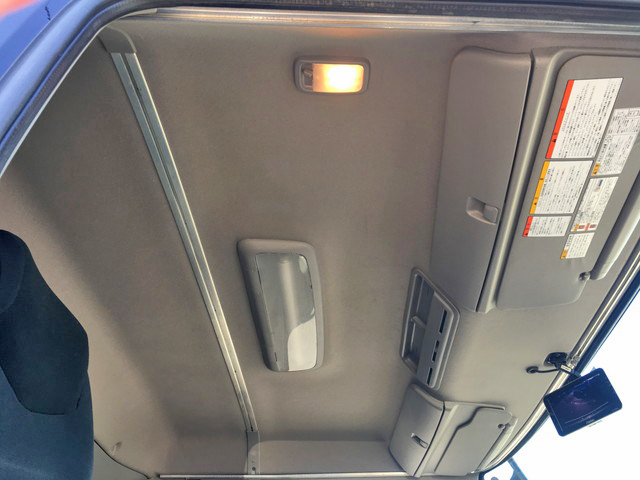 日野プロフィア冷蔵冷凍ウイング大型（10t）[写真32]