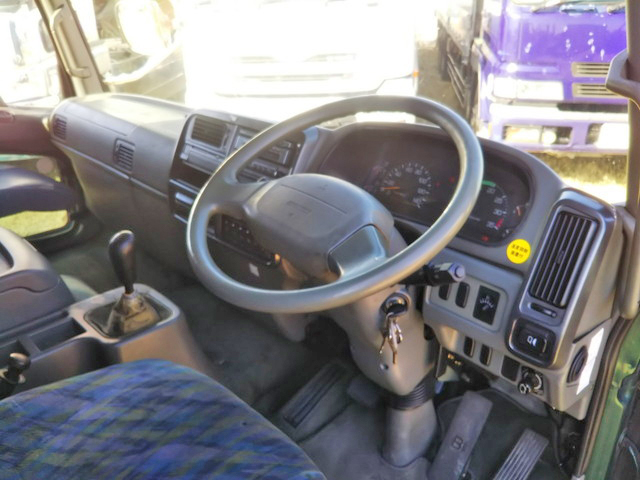 三菱ふそうファイターアルミウイング増トン（6t・8t）[写真31]