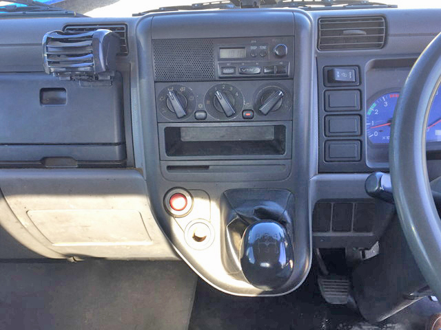 三菱ふそうキャンター平ボディ小型（2t・3t）[写真34]