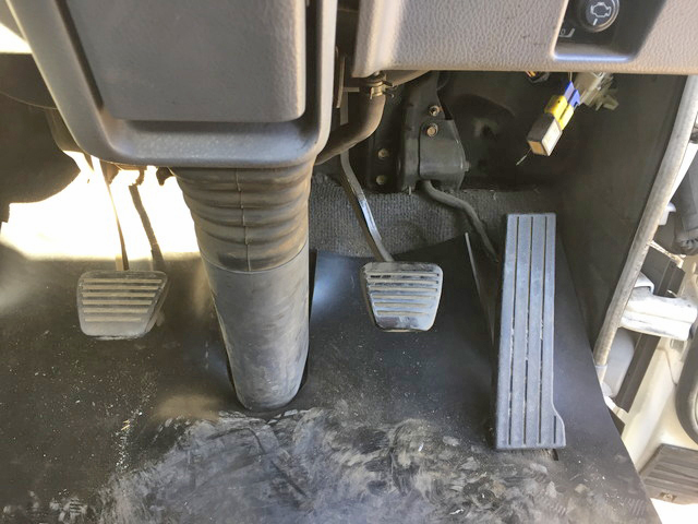 三菱ふそうキャンター平ボディ小型（2t・3t）[写真36]