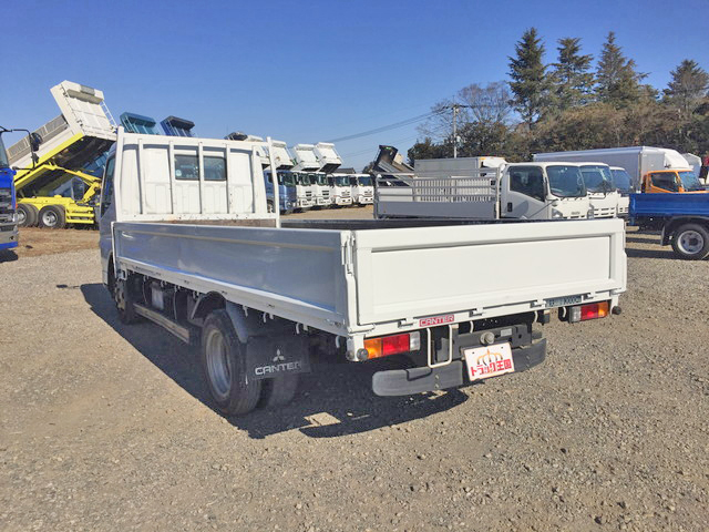 三菱ふそうキャンター平ボディ小型（2t・3t）[写真04]