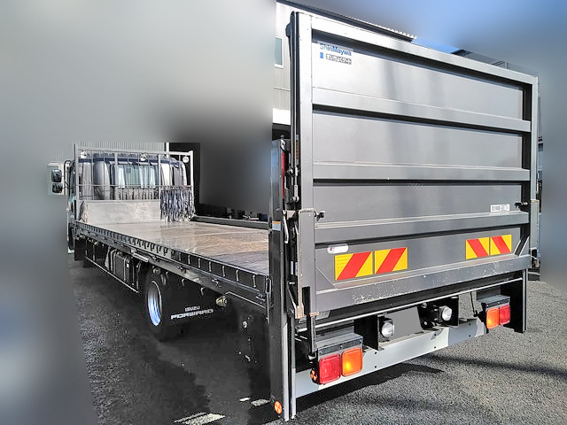 いすゞフォワード平ボディ中型（4t）[写真02]