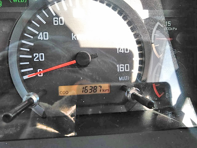 いすゞフォワード平ボディ中型（4t）[写真27]