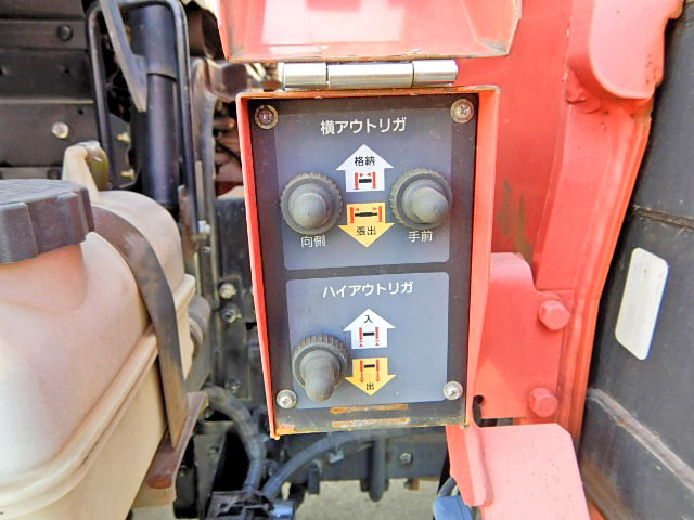 UDトラックスコンドルセルフクレーン4段増トン（6t・8t）[写真16]