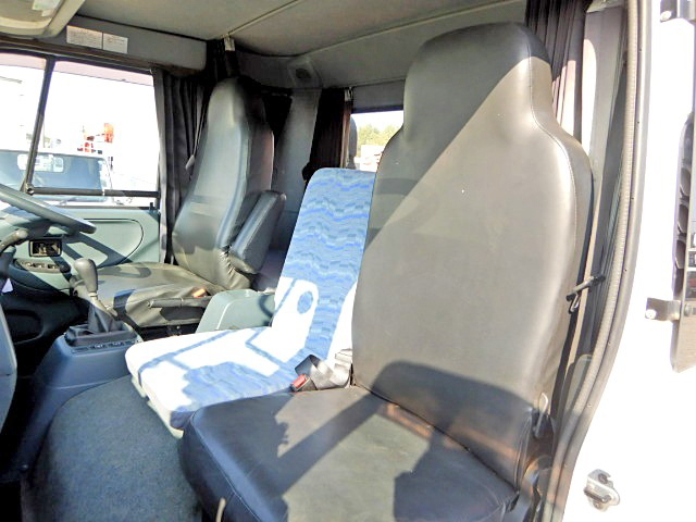 UDトラックスコンドルセルフクレーン4段増トン（6t・8t）[写真24]