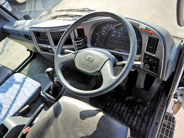 UDトラックスコンドルセルフクレーン4段増トン（6t・8t）[写真25]