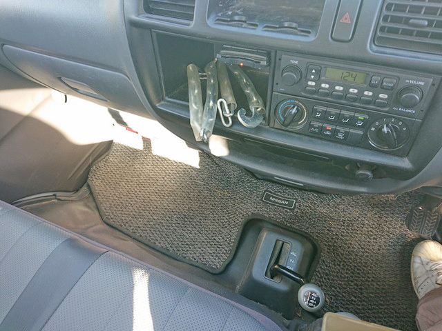 日産バネット平ボディ小型（2t・3t）[写真11]