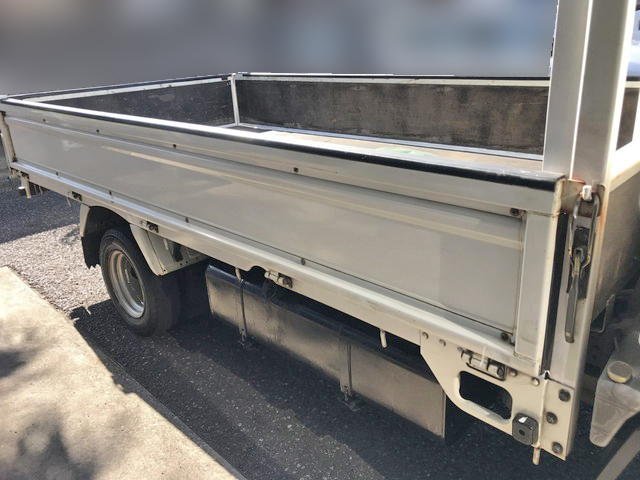 日産アトラス平ボディ小型（2t・3t）[写真09]