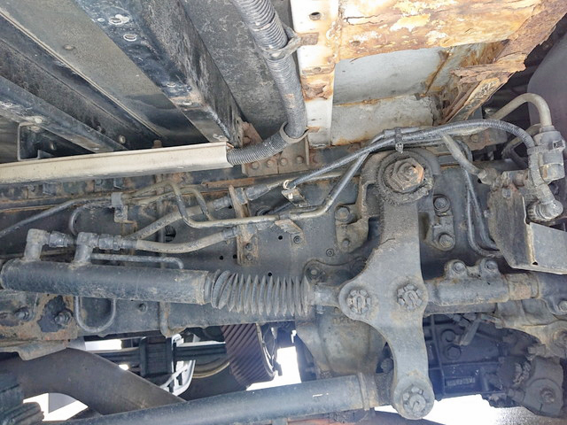 いすゞギガアルミウイング大型（10t）[写真12]