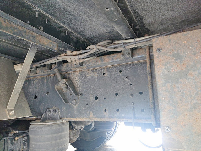いすゞギガアルミウイング大型（10t）[写真13]