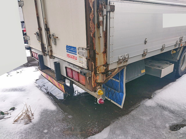 いすゞギガアルミウイング大型（10t）[写真03]