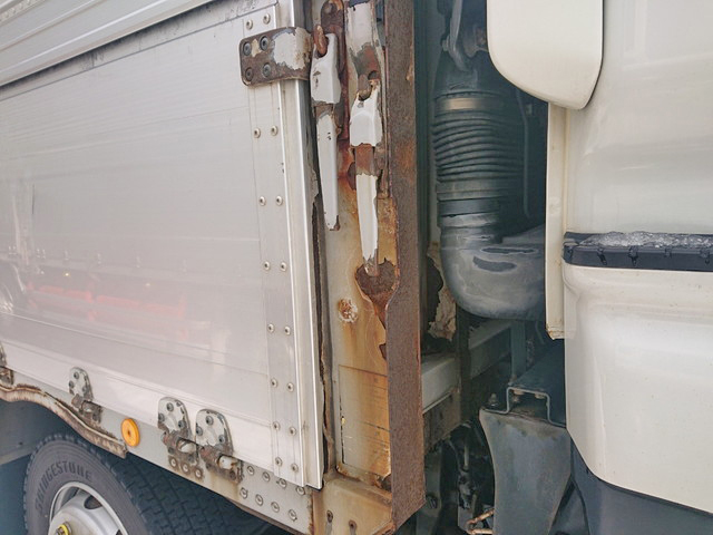 いすゞギガアルミウイング大型（10t）[写真07]