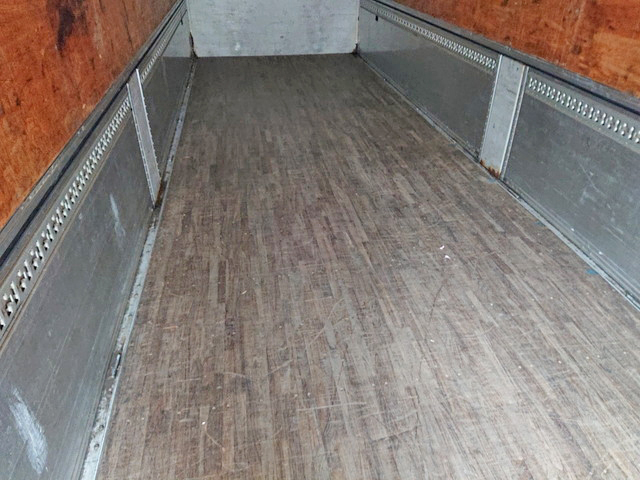 いすゞギガアルミウイング大型（10t）[写真09]