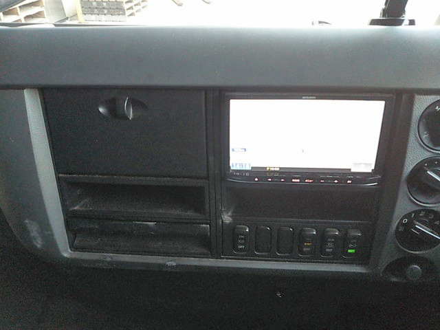 三菱ふそうファイターアルミブロック中型（4t）[写真20]