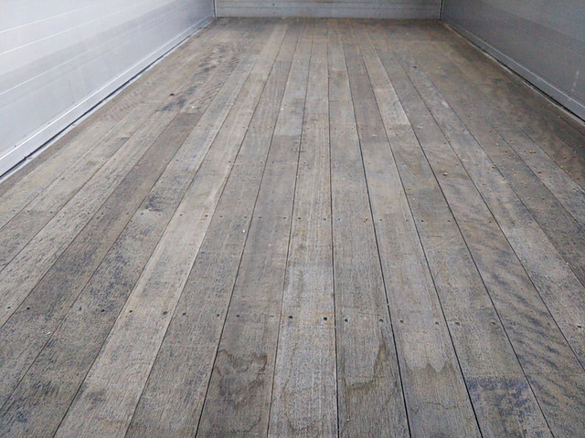 三菱ふそうファイターアルミブロック中型（4t）[写真08]