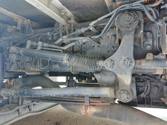 いすゞギガアルミウイング大型（10t）[写真12]