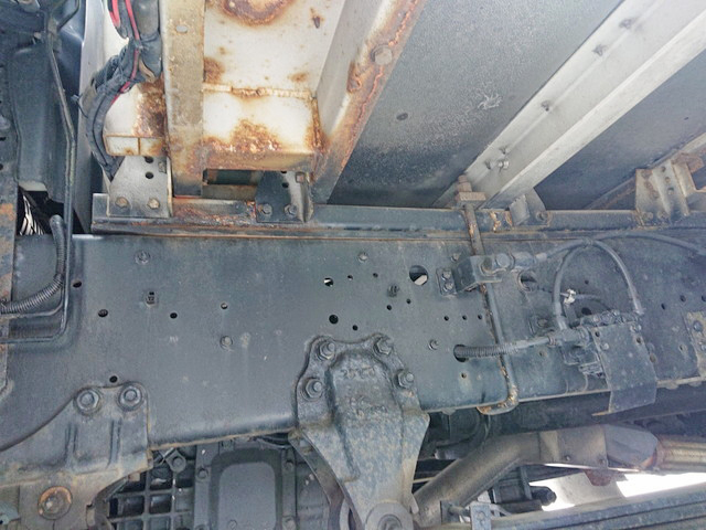 いすゞギガアルミウイング大型（10t）[写真15]