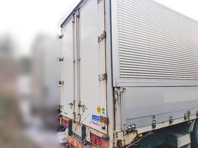 いすゞギガアルミウイング大型（10t）[写真02]